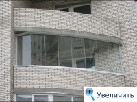 Оформление балкона при помощи безрамного остекления